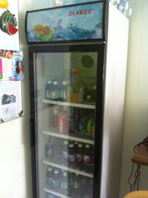 Vicky'S Keys Hostel Upper Prince's Quarter ภายนอก รูปภาพ