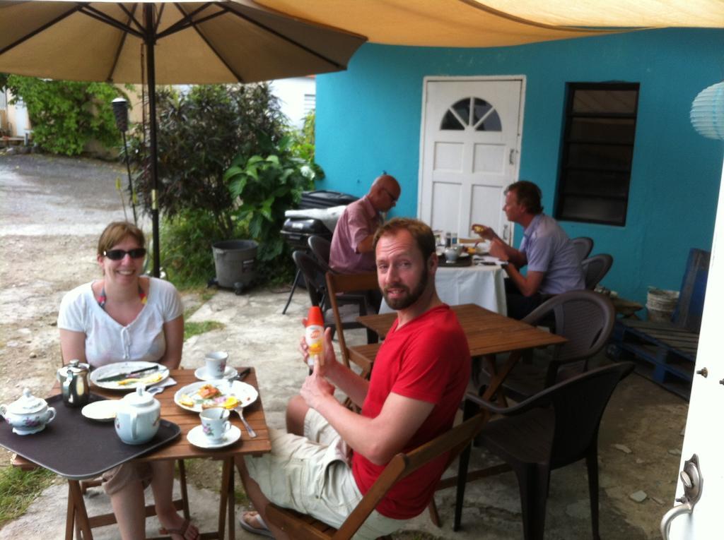 Vicky'S Keys Hostel Upper Prince's Quarter ภายนอก รูปภาพ