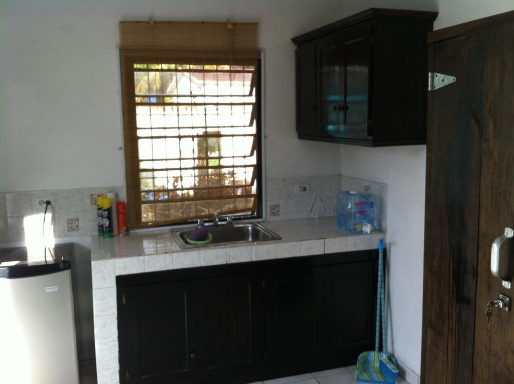 Vicky'S Keys Hostel Upper Prince's Quarter ห้อง รูปภาพ