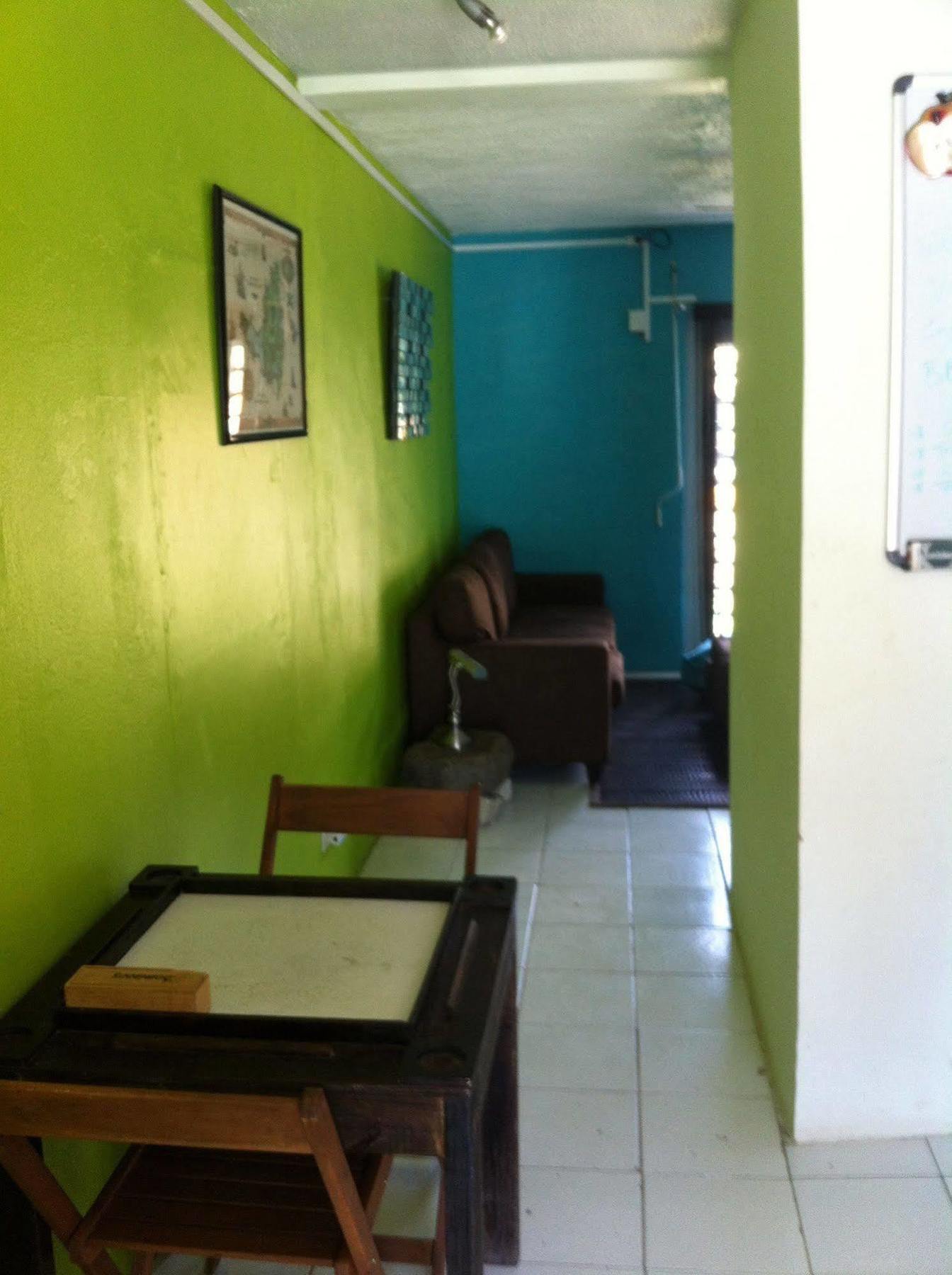 Vicky'S Keys Hostel Upper Prince's Quarter ภายนอก รูปภาพ