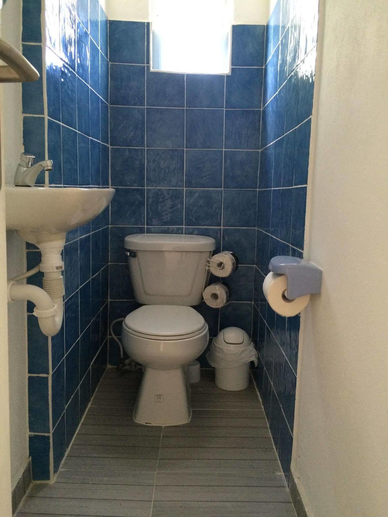 Vicky'S Keys Hostel Upper Prince's Quarter ภายนอก รูปภาพ
