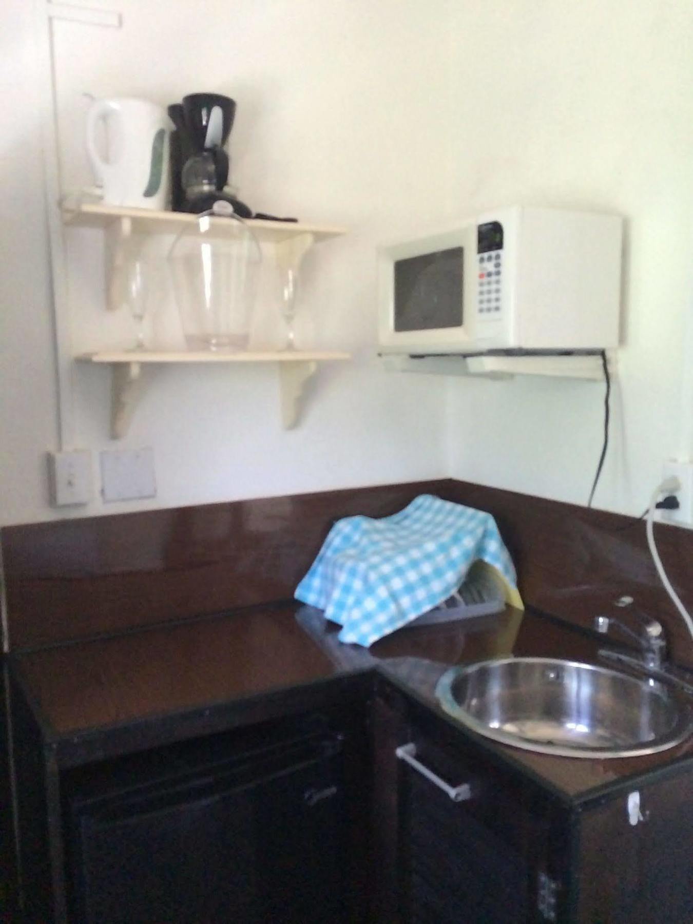Vicky'S Keys Hostel Upper Prince's Quarter ภายนอก รูปภาพ